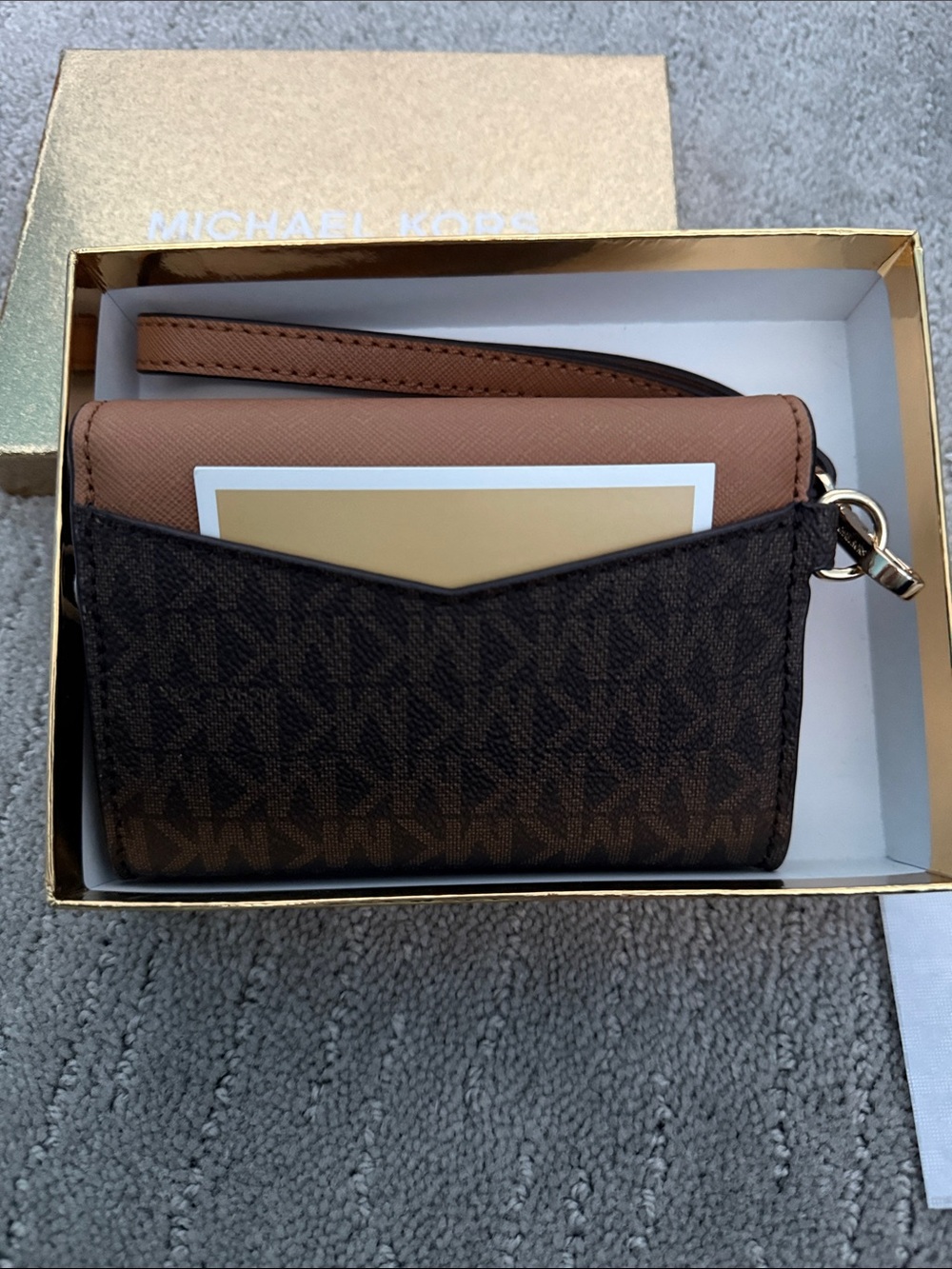 Michael Kors Acorn/Brown Leather MD Card Holder with Gold Accent - Picture 4 of 7